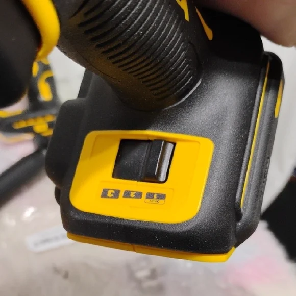 SALE! NWOT DeWalt 20V Max Hammer Drill Driver Multiple Speed 2Batteries Charger - Picture 4 of 12